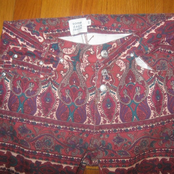Somedays Lovin Paisley Print Capri Skinny Jeans - Picture 4 of 8